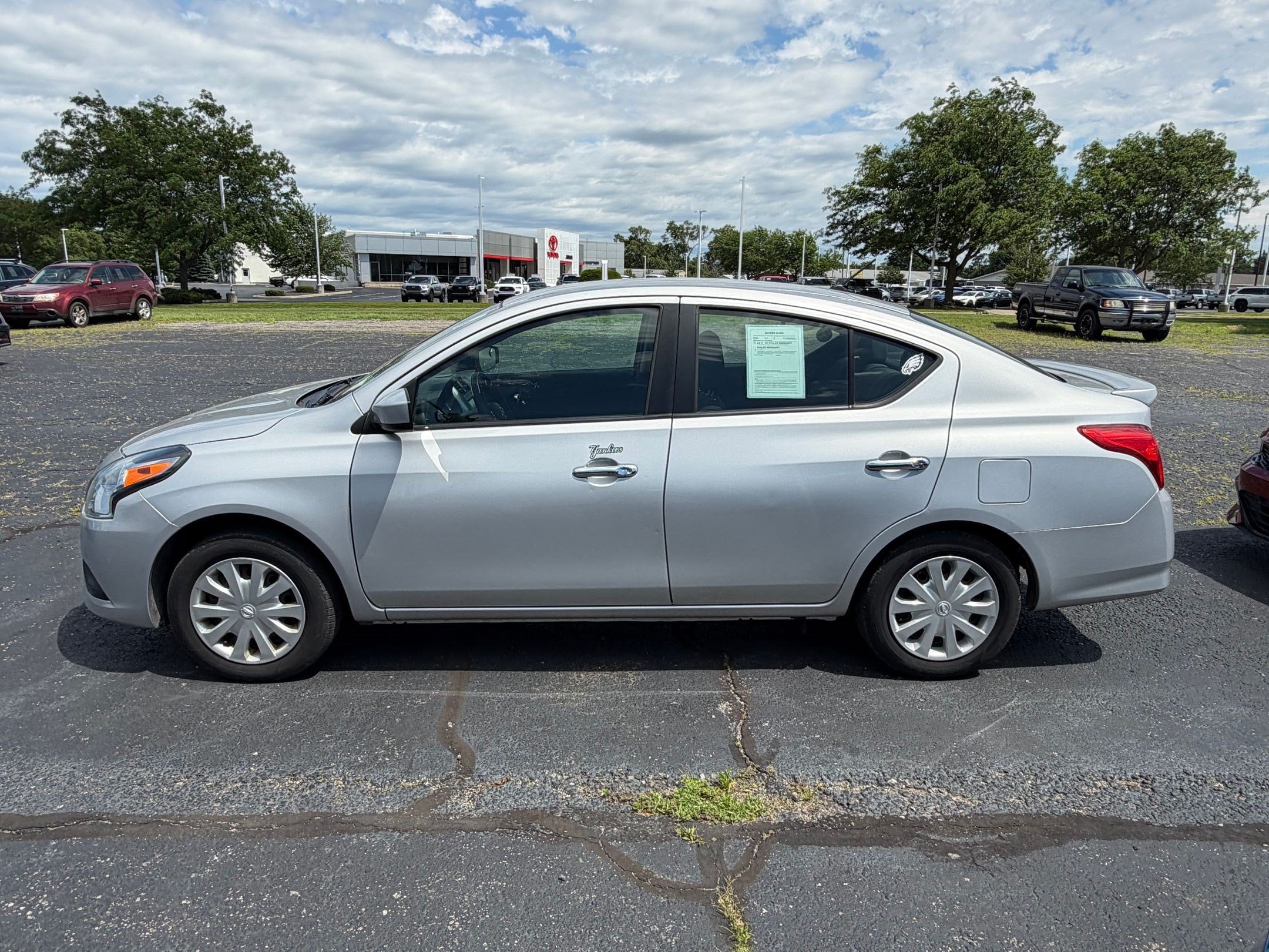 nissan versa sedan 2019 3N1CN7AP1KL846567 image nissan versa sedan 2019 3N1CN7AP1KL846567 image